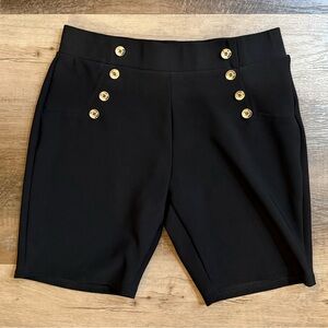 MAZE Collection Black Shorts Size XL